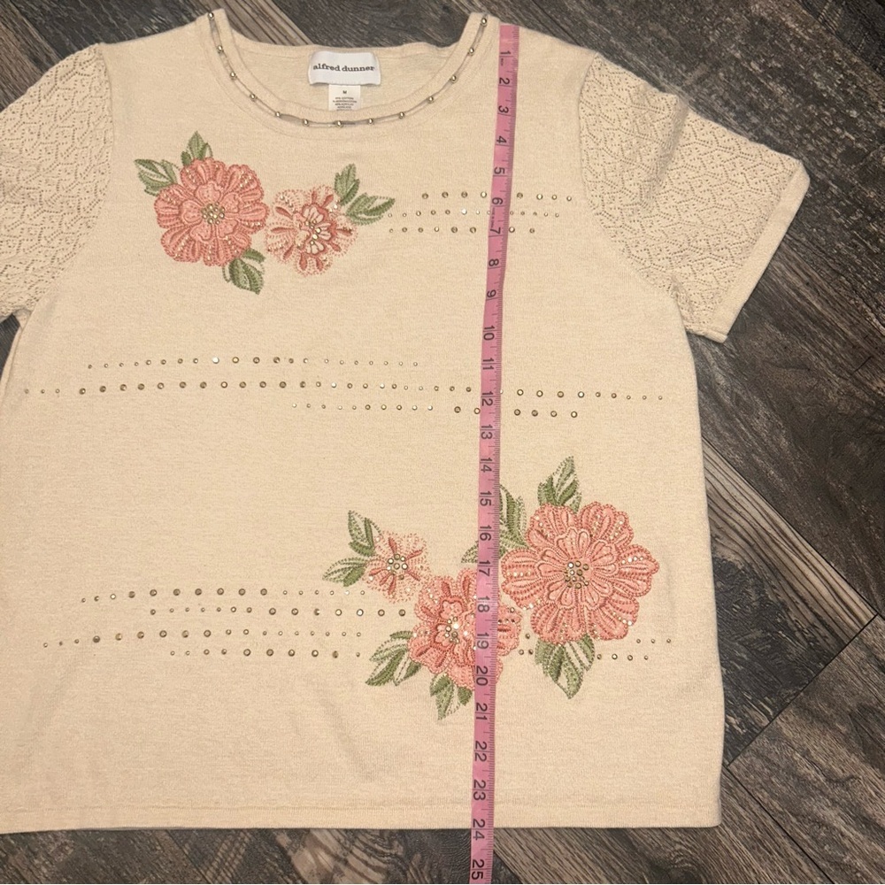 Alfred Dunner Grannycore Tan Knit Top Beaded Detail Embroidered Flowers Medium - Picture 8 of 9